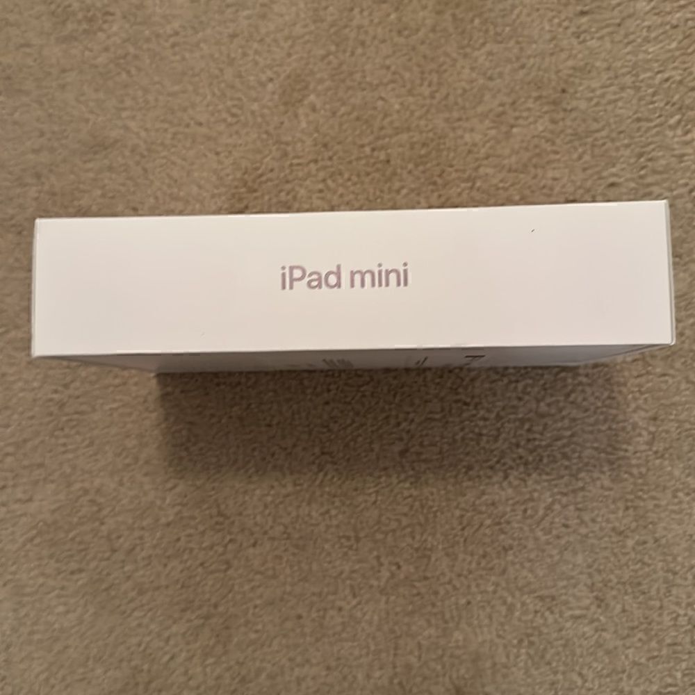 IPad mini  BOX. New.  - Picture 2 of 4